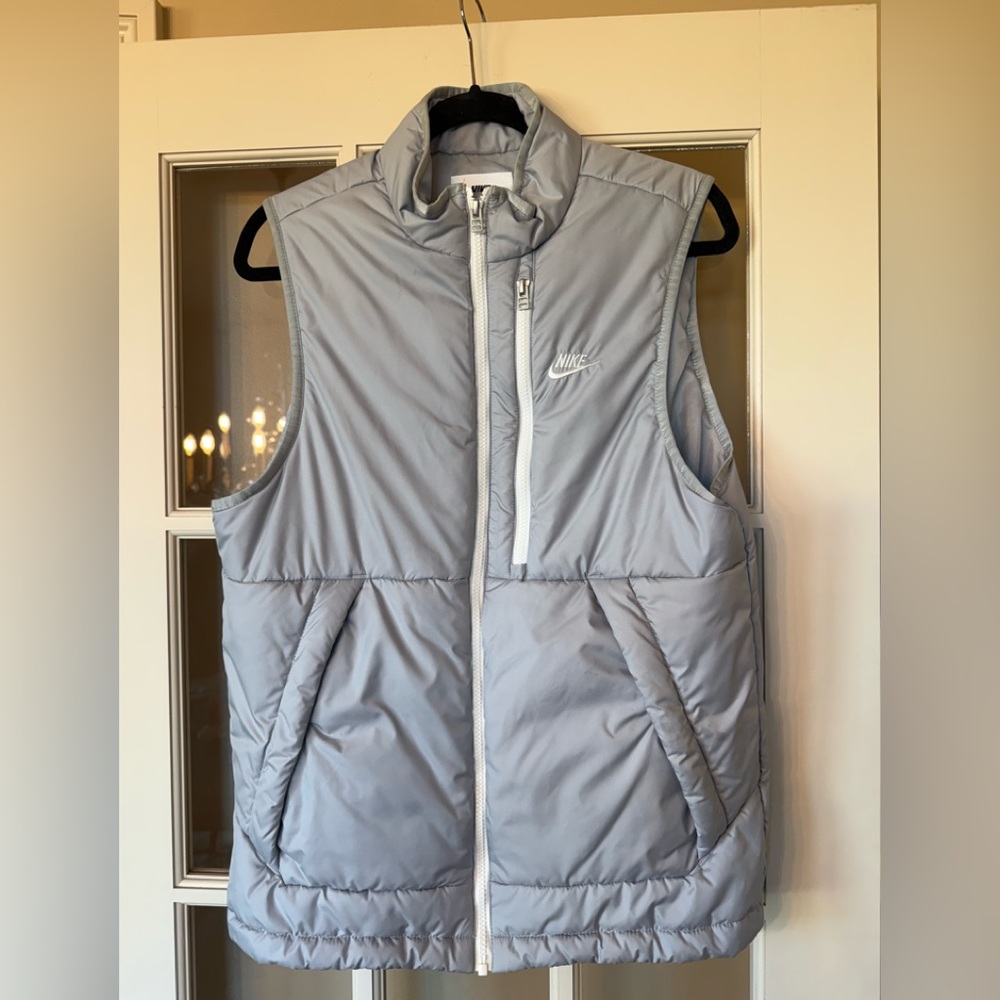 NWOT Nike Therma-Fit Jacket - Light Gray size Small